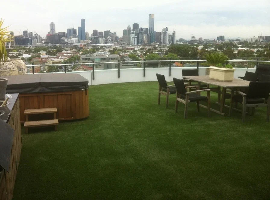Artificial turf for apartments with pets